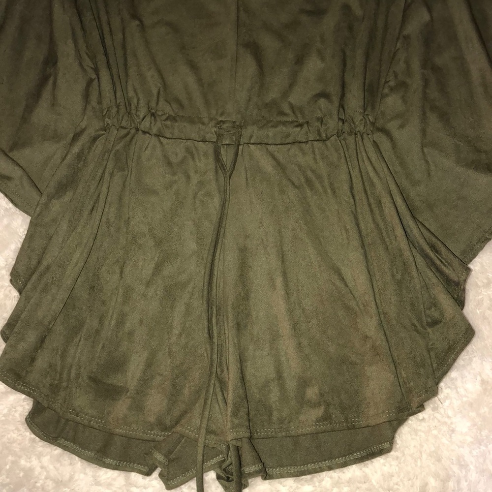 Army green romper - Picture 2 of 3